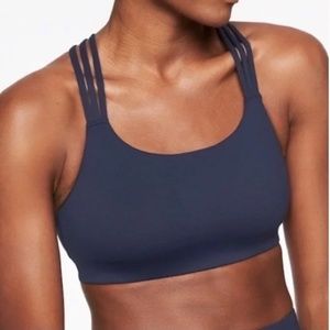 Athleta Fully Focused Navy Blue Strappy Crisscrossed Sports Bra Size Medium